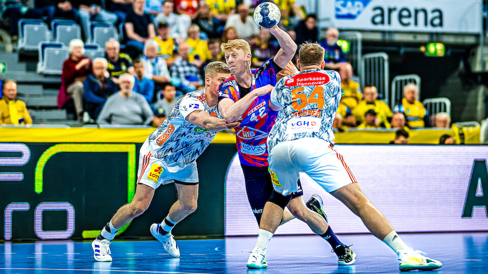 Handball-Krimi in Mannheim: Löwen unterliegen starken Recken